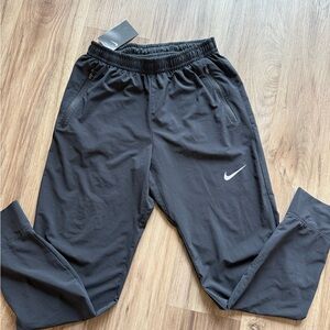 Mens Medium Nike Black Windrunner Track/Running Pants